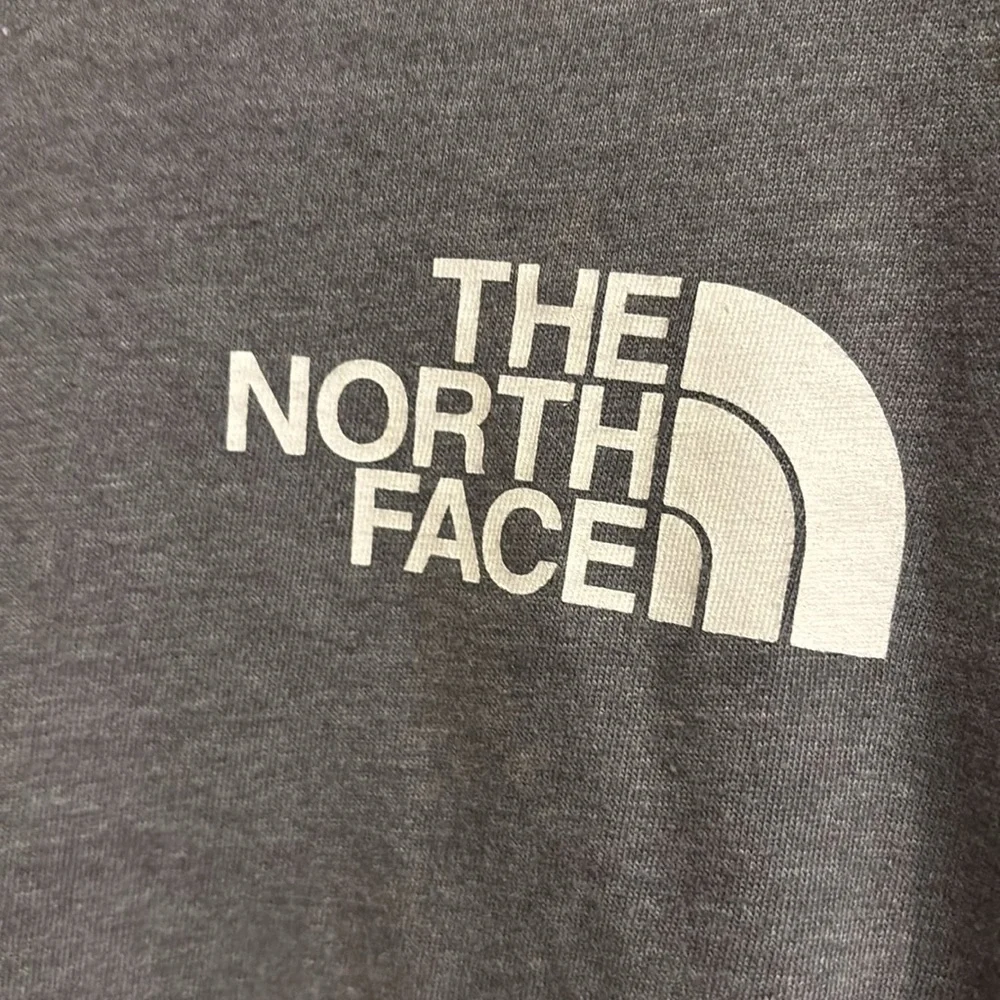 Men’s long sleeve gray North Face shirt - Picture 2 of 3